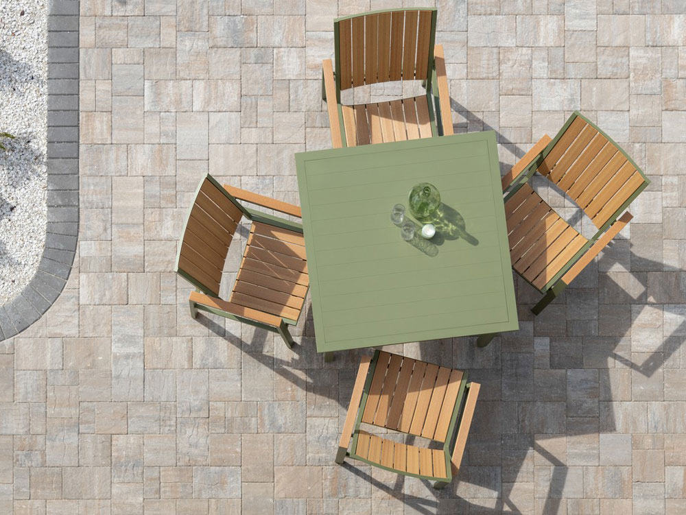 vida charis table