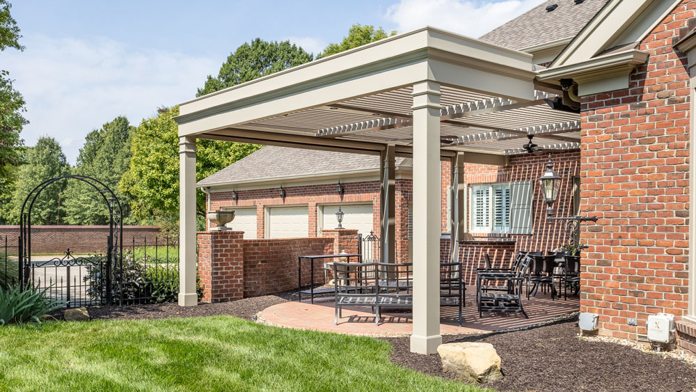 pivot 6 pergola on patio